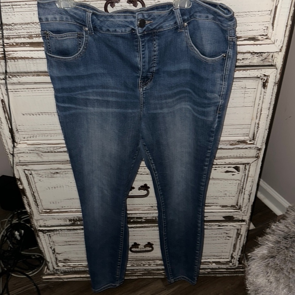 Maurice’s everflex high rise straight leg blue jeans stretchy size 18 reg nice
